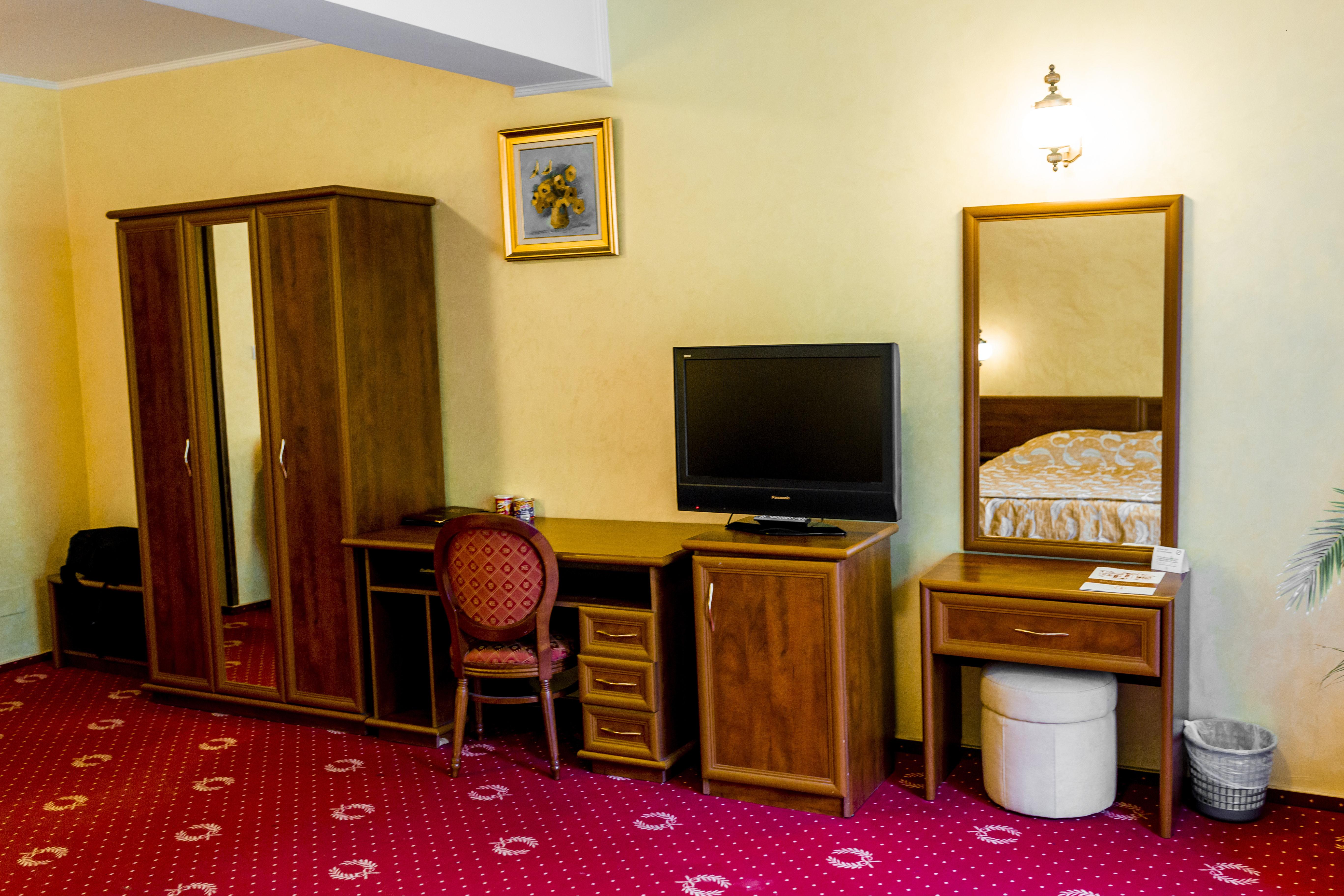 Hotel Golden House Craiova Esterno foto