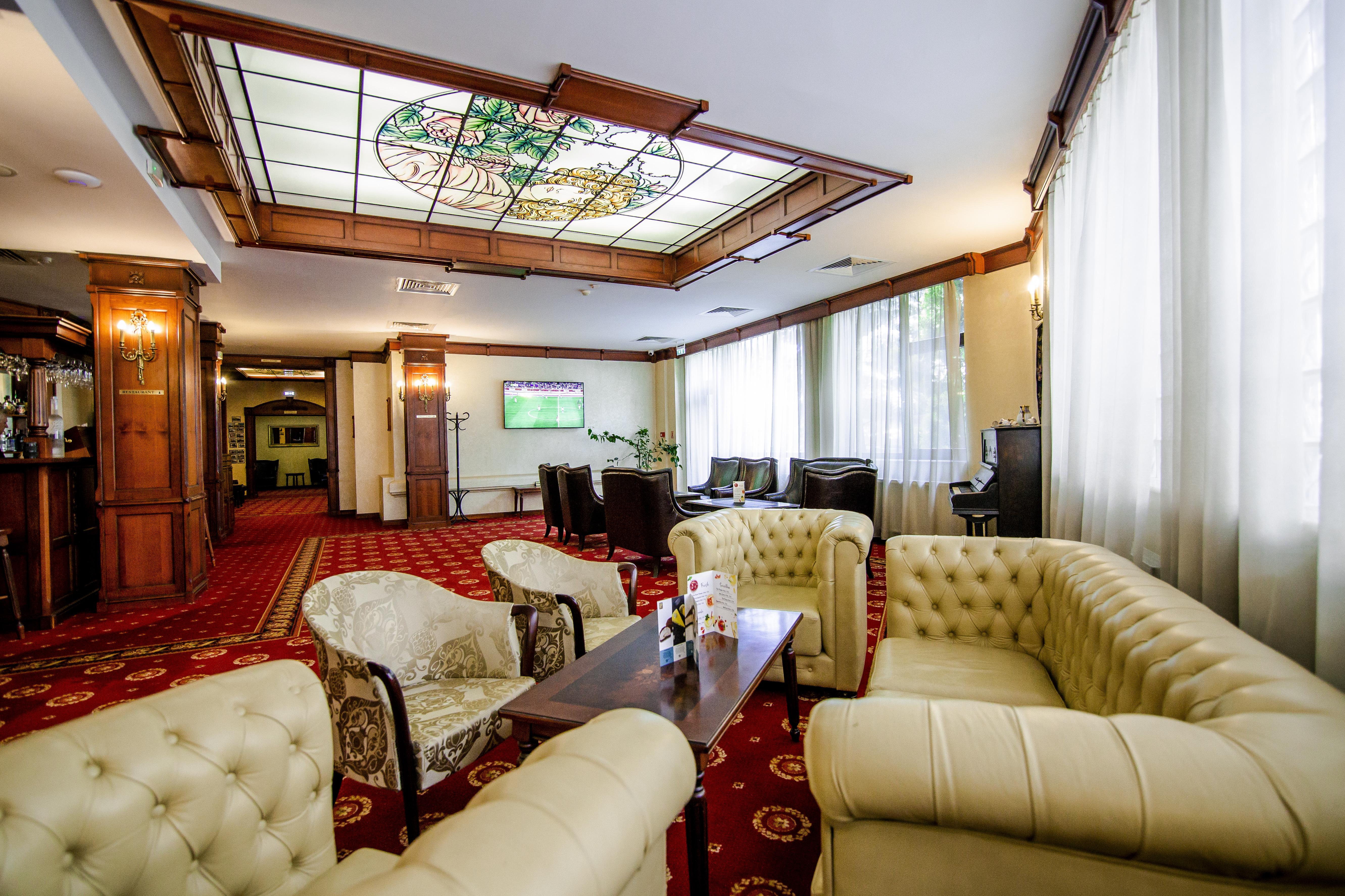 Hotel Golden House Craiova Esterno foto