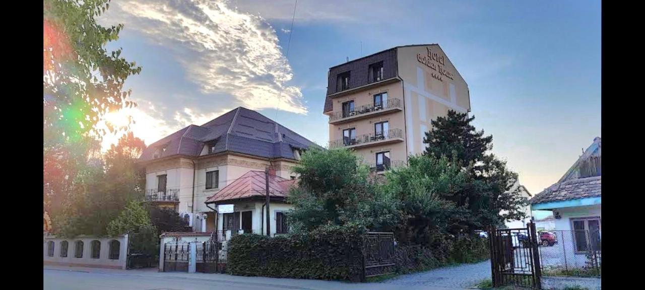 Hotel Golden House Craiova Esterno foto