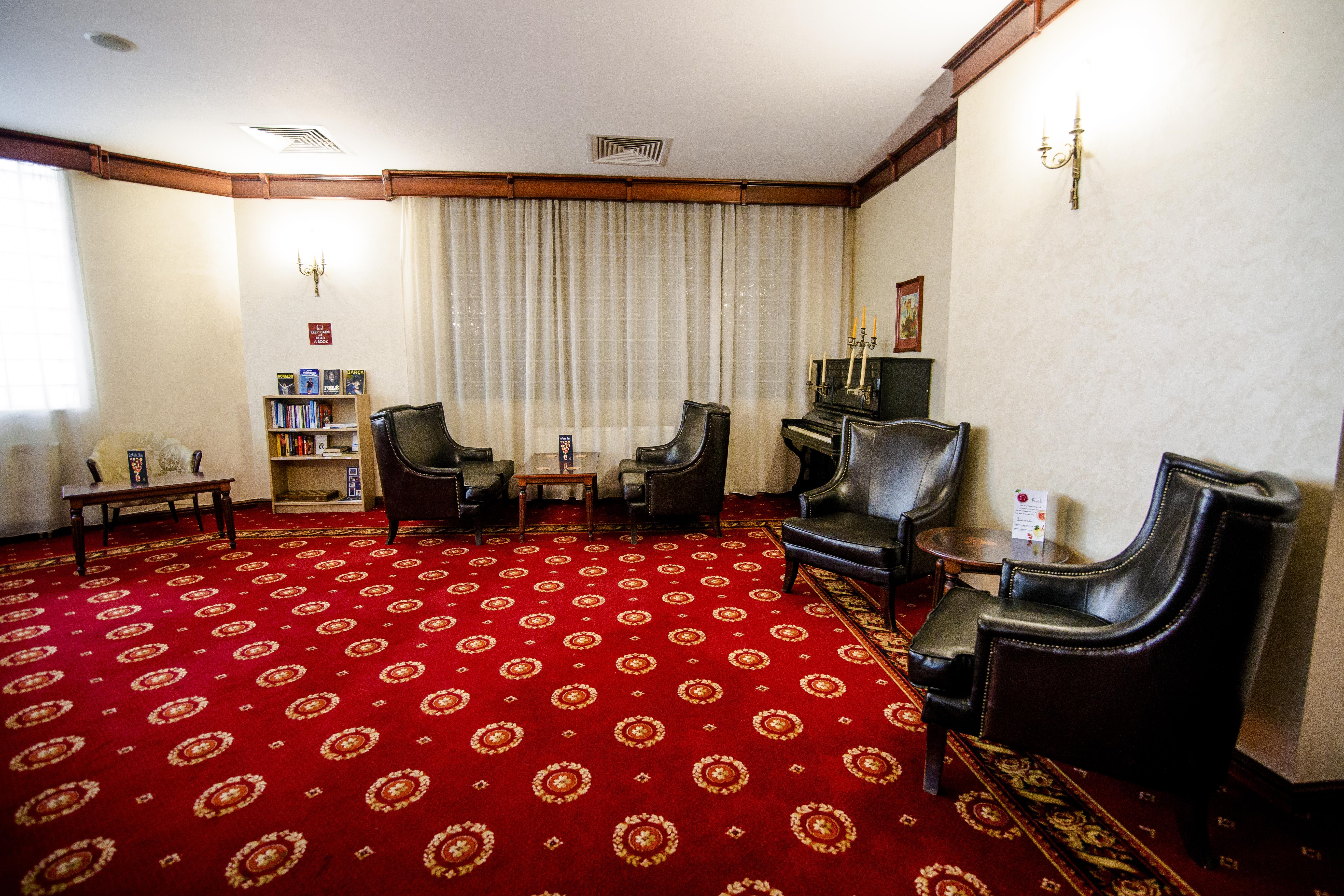 Hotel Golden House Craiova Esterno foto