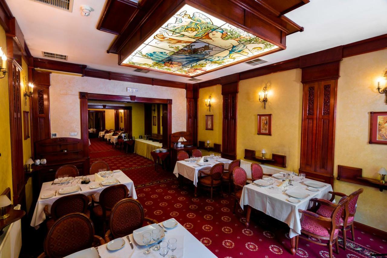 Hotel Golden House Craiova Esterno foto