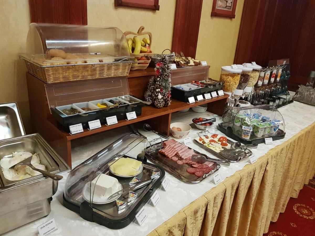 Hotel Golden House Craiova Esterno foto